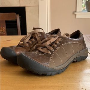 Brand new Keen low profile shoe